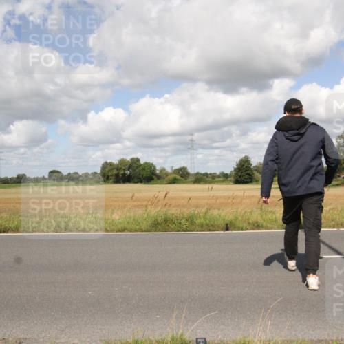 25.08.2024 - Elbe Triathlon Hamburg Fuchs,  Jonas http://msf.ph/oto/6842407 25.08.2024 11:47:39 Radfahren  meine-sportfotos.de