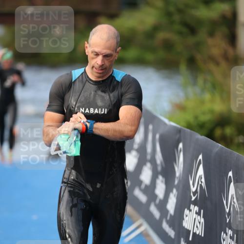 25.08.2024 - Elbe Triathlon Hamburg H.Heesch http://msf.ph/oto/6842410 25.08.2024 08:45:50 Schwimmen 126, 154, 157, 158, 159 meine-sportfotos.de