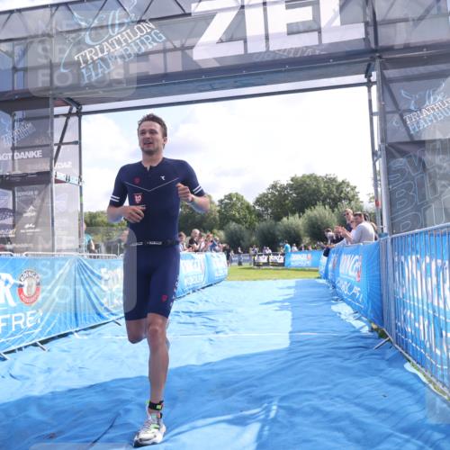 25.08.2024 - Elbe Triathlon Hamburg H.Heesch http://msf.ph/oto/6842413 25.08.2024 10:31:07 Ziel 207 meine-sportfotos.de