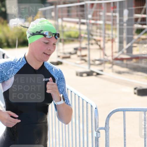 25.08.2024 - Elbe Triathlon Hamburg H.Heesch http://msf.ph/oto/6842414 25.08.2024 14:37:18 Schwimmen  meine-sportfotos.de