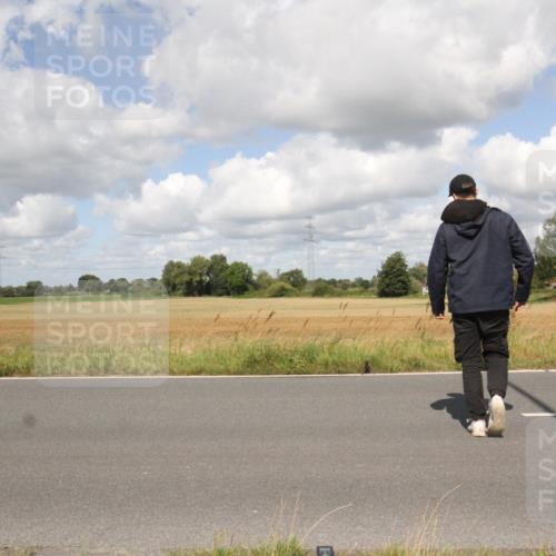 25.08.2024 - Elbe Triathlon Hamburg Fuchs,  Jonas http://msf.ph/oto/6842415 25.08.2024 11:47:39 Radfahren  meine-sportfotos.de