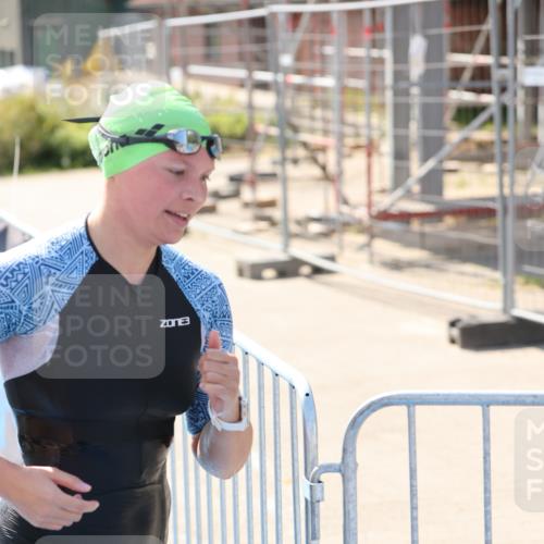 25.08.2024 - Elbe Triathlon Hamburg H.Heesch http://msf.ph/oto/6842421 25.08.2024 14:37:18 Schwimmen  meine-sportfotos.de