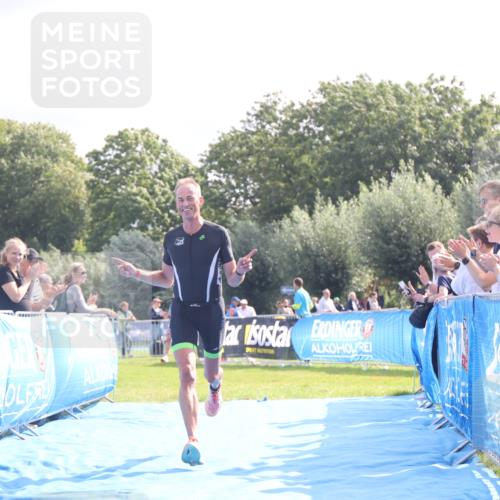 25.08.2024 - Elbe Triathlon Hamburg H.Heesch http://msf.ph/oto/6842423 25.08.2024 10:31:22 Ziel 80, 239 meine-sportfotos.de