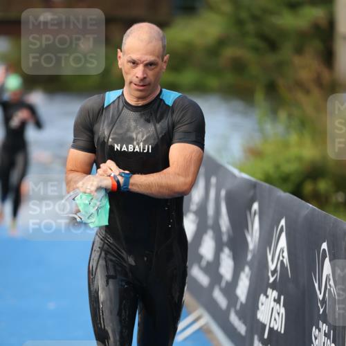 25.08.2024 - Elbe Triathlon Hamburg H.Heesch http://msf.ph/oto/6842424 25.08.2024 08:45:50 Schwimmen 126, 154, 157, 158, 159 meine-sportfotos.de