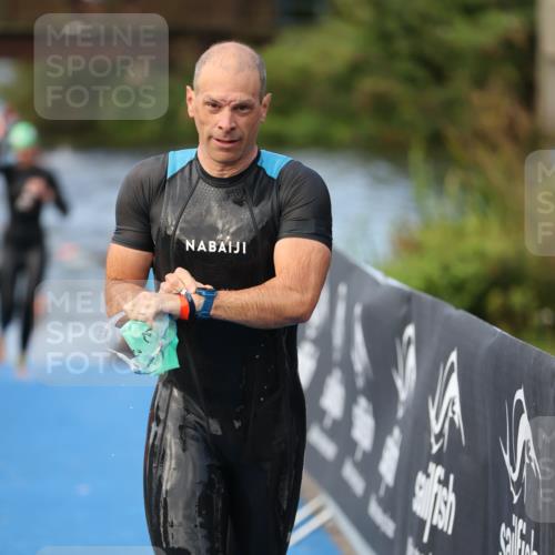 25.08.2024 - Elbe Triathlon Hamburg H.Heesch http://msf.ph/oto/6842427 25.08.2024 08:45:50 Schwimmen 126, 154, 157, 158, 159 meine-sportfotos.de