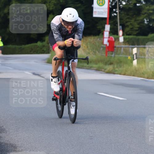 25.08.2024 - Elbe Triathlon Hamburg Fuchs,  Jonas http://msf.ph/oto/6842433 25.08.2024 08:59:15 Radfahren 181, 55 meine-sportfotos.de