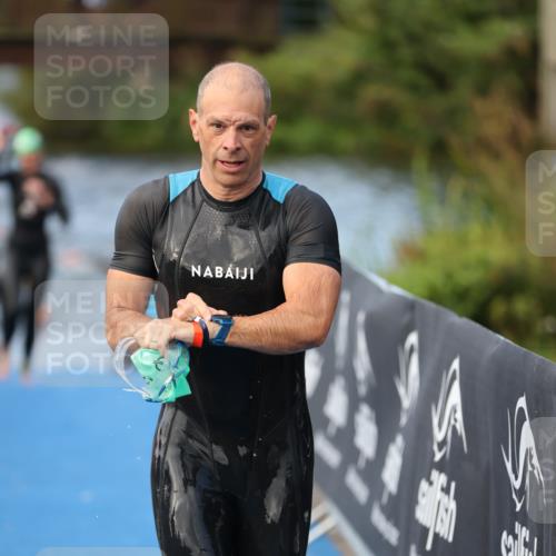 25.08.2024 - Elbe Triathlon Hamburg H.Heesch http://msf.ph/oto/6842438 25.08.2024 08:45:50 Schwimmen 126, 154, 157, 158, 159 meine-sportfotos.de