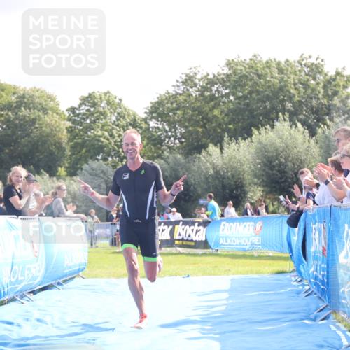 25.08.2024 - Elbe Triathlon Hamburg H.Heesch http://msf.ph/oto/6842440 25.08.2024 10:31:22 Ziel 80, 239 meine-sportfotos.de