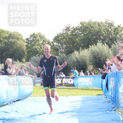 25.08.2024 - Elbe Triathlon Hamburg H.Heesch http://msf.ph/oto/6842446 25.08.2024 10:31:22 Ziel 80, 239 meine-sportfotos.de
