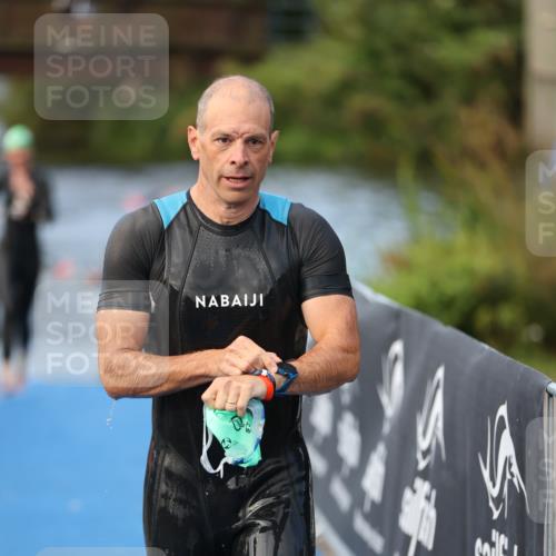 25.08.2024 - Elbe Triathlon Hamburg H.Heesch http://msf.ph/oto/6842454 25.08.2024 08:45:50 Schwimmen 126, 154, 157, 158, 159 meine-sportfotos.de