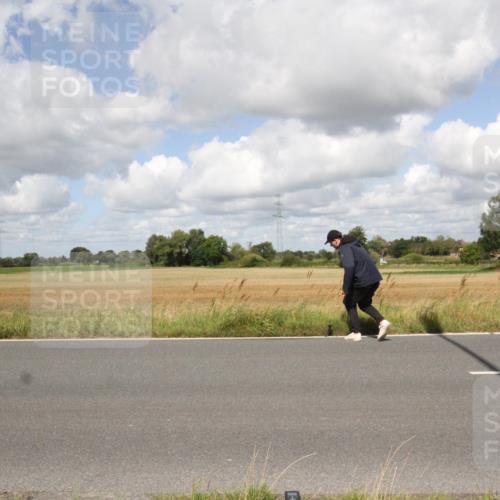 25.08.2024 - Elbe Triathlon Hamburg Fuchs,  Jonas http://msf.ph/oto/6842457 25.08.2024 11:47:41 Radfahren  meine-sportfotos.de