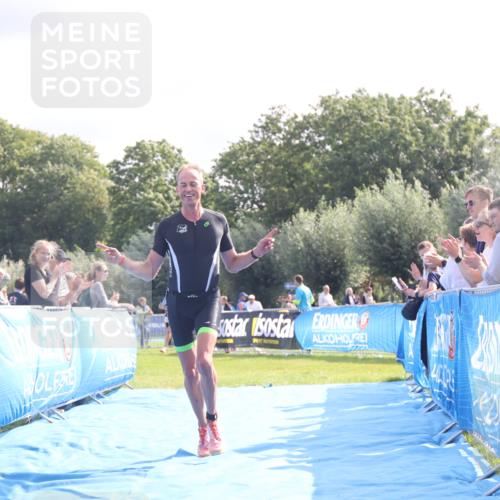 25.08.2024 - Elbe Triathlon Hamburg H.Heesch http://msf.ph/oto/6842458 25.08.2024 10:31:22 Ziel 80, 239 meine-sportfotos.de