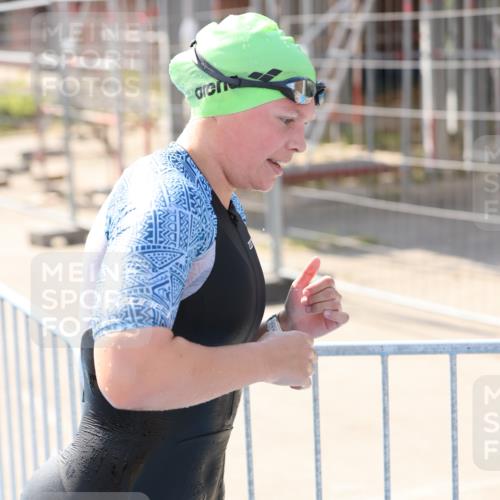 25.08.2024 - Elbe Triathlon Hamburg H.Heesch http://msf.ph/oto/6842459 25.08.2024 14:37:18 Schwimmen  meine-sportfotos.de