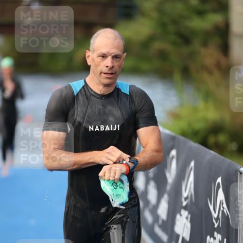 25.08.2024 - Elbe Triathlon Hamburg H.Heesch http://msf.ph/oto/6842461 25.08.2024 08:45:50 Schwimmen 126, 154, 157, 158, 159 meine-sportfotos.de