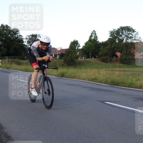 25.08.2024 - Elbe Triathlon Hamburg Fuchs,  Jonas http://msf.ph/oto/6842463 25.08.2024 08:59:16 Radfahren 55 meine-sportfotos.de