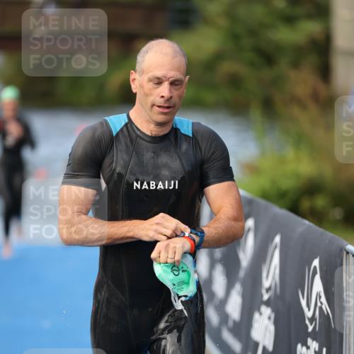 25.08.2024 - Elbe Triathlon Hamburg H.Heesch http://msf.ph/oto/6842465 25.08.2024 08:45:50 Schwimmen 126, 154, 157, 158, 159 meine-sportfotos.de