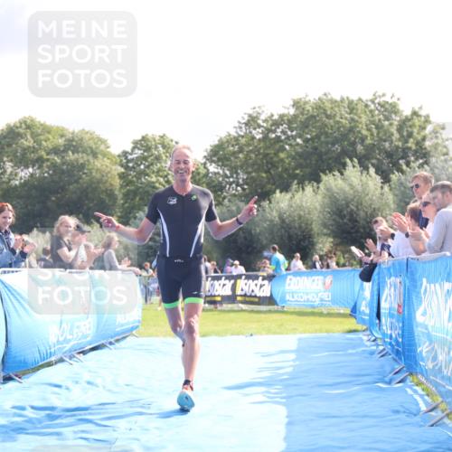 25.08.2024 - Elbe Triathlon Hamburg H.Heesch http://msf.ph/oto/6842478 25.08.2024 10:31:22 Ziel 80, 239 meine-sportfotos.de