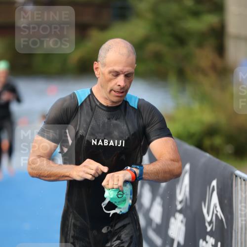 25.08.2024 - Elbe Triathlon Hamburg H.Heesch http://msf.ph/oto/6842485 25.08.2024 08:45:50 Schwimmen 126, 154, 157, 158, 159 meine-sportfotos.de