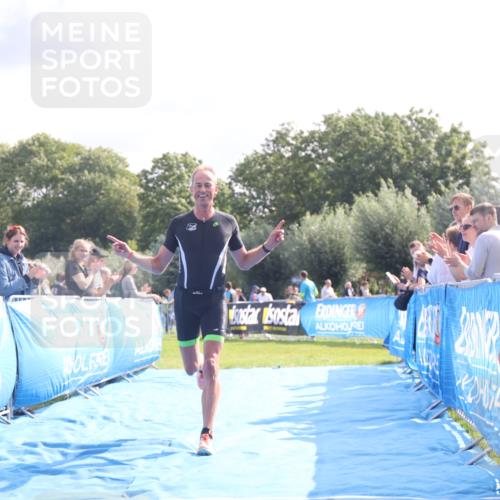 25.08.2024 - Elbe Triathlon Hamburg H.Heesch http://msf.ph/oto/6842486 25.08.2024 10:31:22 Ziel 80, 239 meine-sportfotos.de