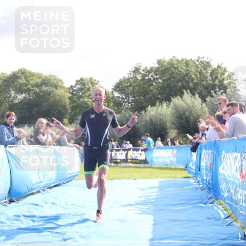 25.08.2024 - Elbe Triathlon Hamburg H.Heesch http://msf.ph/oto/6842494 25.08.2024 10:31:22 Ziel 80, 239 meine-sportfotos.de