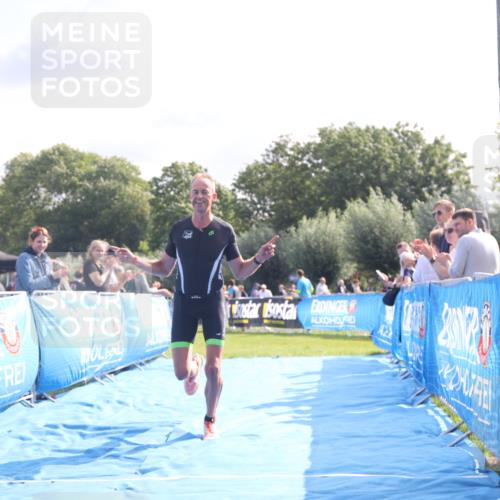 25.08.2024 - Elbe Triathlon Hamburg H.Heesch http://msf.ph/oto/6842506 25.08.2024 10:31:22 Ziel 80, 239 meine-sportfotos.de