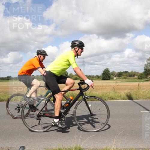 25.08.2024 - Elbe Triathlon Hamburg Fuchs,  Jonas http://msf.ph/oto/6842507 25.08.2024 11:48:00 Radfahren  meine-sportfotos.de