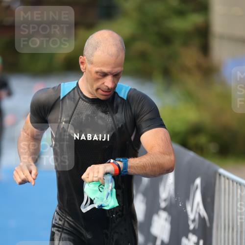 25.08.2024 - Elbe Triathlon Hamburg H.Heesch http://msf.ph/oto/6842512 25.08.2024 08:45:50 Schwimmen 126, 154, 157, 158, 159 meine-sportfotos.de