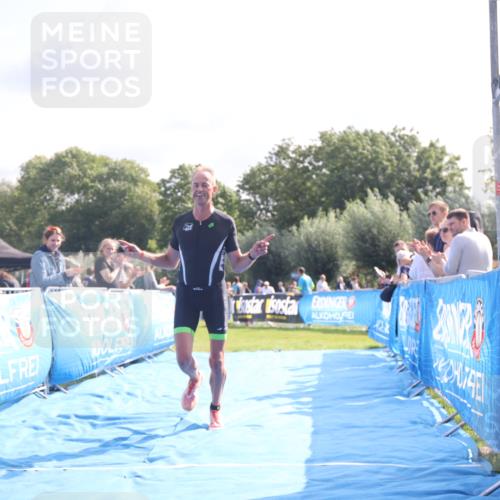25.08.2024 - Elbe Triathlon Hamburg H.Heesch http://msf.ph/oto/6842513 25.08.2024 10:31:22 Ziel 80, 239 meine-sportfotos.de