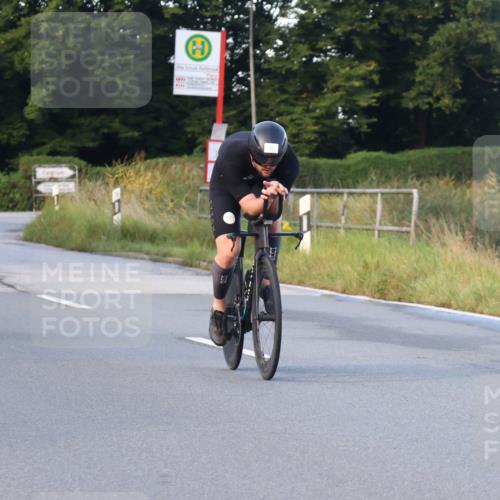 25.08.2024 - Elbe Triathlon Hamburg Fuchs,  Jonas http://msf.ph/oto/6842515 25.08.2024 08:59:26 Radfahren 47, 144, 170 meine-sportfotos.de