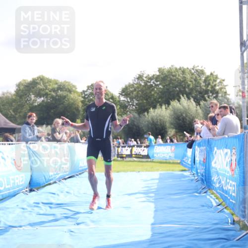 25.08.2024 - Elbe Triathlon Hamburg H.Heesch http://msf.ph/oto/6842519 25.08.2024 10:31:22 Ziel 80, 239 meine-sportfotos.de