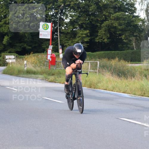 25.08.2024 - Elbe Triathlon Hamburg Fuchs,  Jonas http://msf.ph/oto/6842521 25.08.2024 08:59:26 Radfahren 47, 144, 170 meine-sportfotos.de