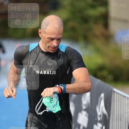 25.08.2024 - Elbe Triathlon Hamburg H.Heesch http://msf.ph/oto/6842527 25.08.2024 08:45:51 Schwimmen 126, 154, 157, 158, 159 meine-sportfotos.de
