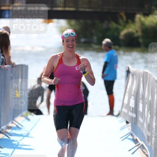 25.08.2024 - Elbe Triathlon Hamburg H.Heesch http://msf.ph/oto/6842538 25.08.2024 14:37:32 Schwimmen  meine-sportfotos.de