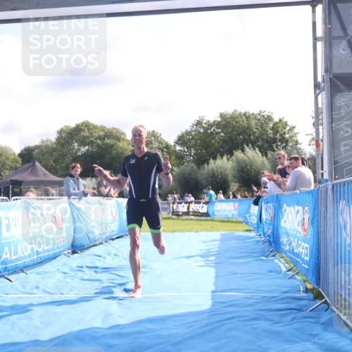 25.08.2024 - Elbe Triathlon Hamburg H.Heesch http://msf.ph/oto/6842542 25.08.2024 10:31:22 Ziel 80, 239 meine-sportfotos.de