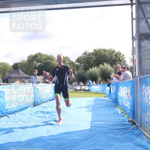 25.08.2024 - Elbe Triathlon Hamburg H.Heesch http://msf.ph/oto/6842545 25.08.2024 10:31:22 Ziel 80, 239 meine-sportfotos.de