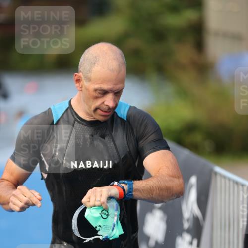 25.08.2024 - Elbe Triathlon Hamburg H.Heesch http://msf.ph/oto/6842550 25.08.2024 08:45:51 Schwimmen 126, 154, 157, 158, 159 meine-sportfotos.de