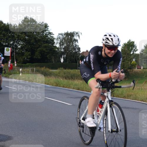 25.08.2024 - Elbe Triathlon Hamburg Fuchs,  Jonas http://msf.ph/oto/6842558 25.08.2024 08:59:28 Radfahren 47, 144, 170 meine-sportfotos.de