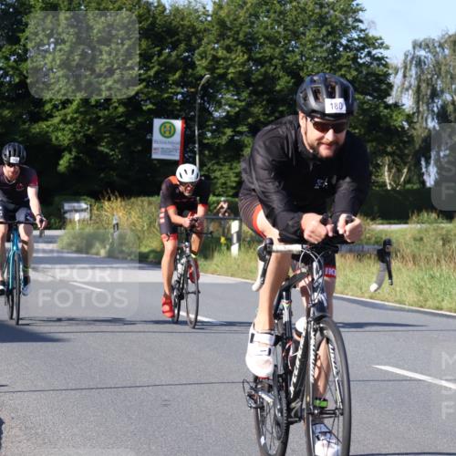 25.08.2024 - Elbe Triathlon Hamburg Fuchs,  Jonas http://msf.ph/oto/6842566 25.08.2024 09:41:18 Radfahren 207, 110, 236, 163, 193, 180, 185, 293 meine-sportfotos.de