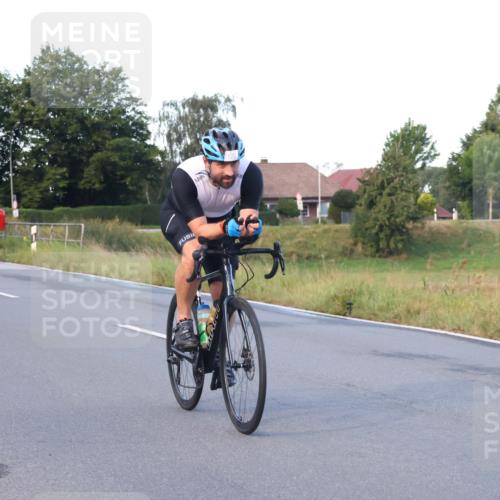 25.08.2024 - Elbe Triathlon Hamburg Fuchs,  Jonas http://msf.ph/oto/6842572 25.08.2024 08:59:28 Radfahren 47, 144, 170 meine-sportfotos.de