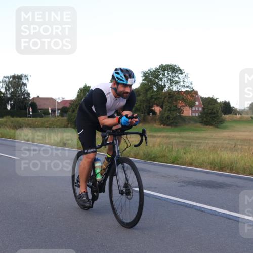 25.08.2024 - Elbe Triathlon Hamburg Fuchs,  Jonas http://msf.ph/oto/6842581 25.08.2024 08:59:29 Radfahren 47, 144, 170 meine-sportfotos.de