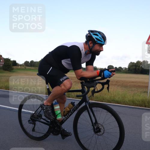 25.08.2024 - Elbe Triathlon Hamburg Fuchs,  Jonas http://msf.ph/oto/6842597 25.08.2024 08:59:29 Radfahren 47, 144, 170 meine-sportfotos.de