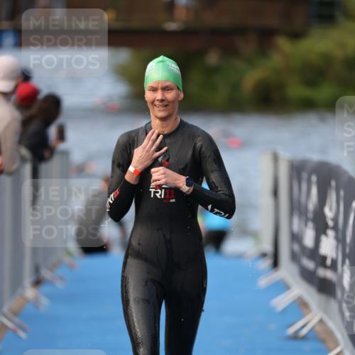 25.08.2024 - Elbe Triathlon Hamburg H.Heesch http://msf.ph/oto/6842600 25.08.2024 08:45:55 Schwimmen 126, 154, 157, 158, 159, 184 meine-sportfotos.de