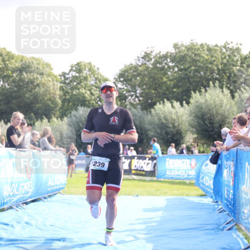 25.08.2024 - Elbe Triathlon Hamburg H.Heesch http://msf.ph/oto/6842603 25.08.2024 10:31:28 Ziel 80, 187, 239 meine-sportfotos.de