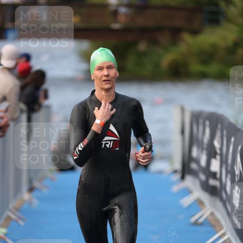 25.08.2024 - Elbe Triathlon Hamburg H.Heesch http://msf.ph/oto/6842604 25.08.2024 08:45:55 Schwimmen 126, 154, 157, 158, 159, 184 meine-sportfotos.de