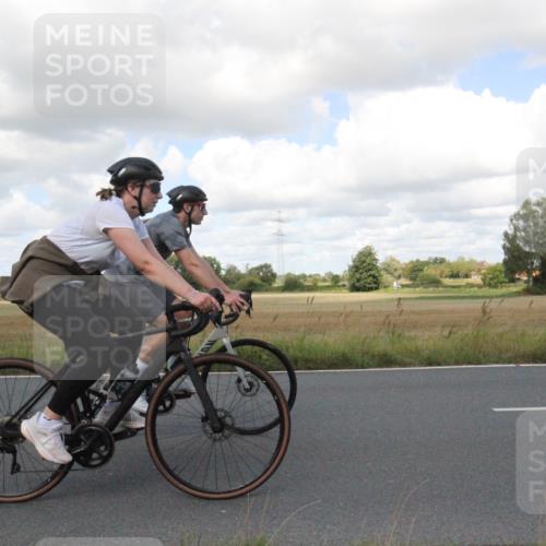 25.08.2024 - Elbe Triathlon Hamburg Fuchs,  Jonas http://msf.ph/oto/6842608 25.08.2024 11:52:43 Radfahren  meine-sportfotos.de
