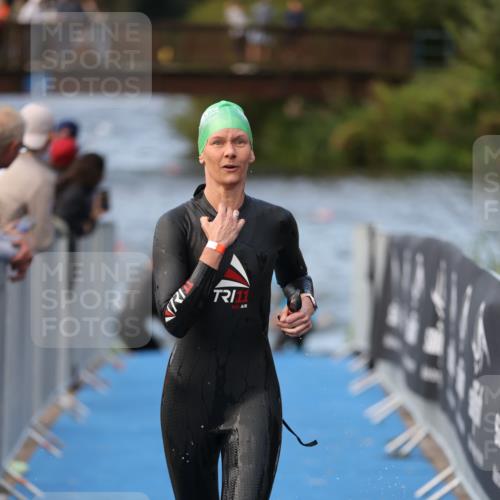 25.08.2024 - Elbe Triathlon Hamburg H.Heesch http://msf.ph/oto/6842620 25.08.2024 08:45:55 Schwimmen 126, 154, 157, 158, 159, 184 meine-sportfotos.de