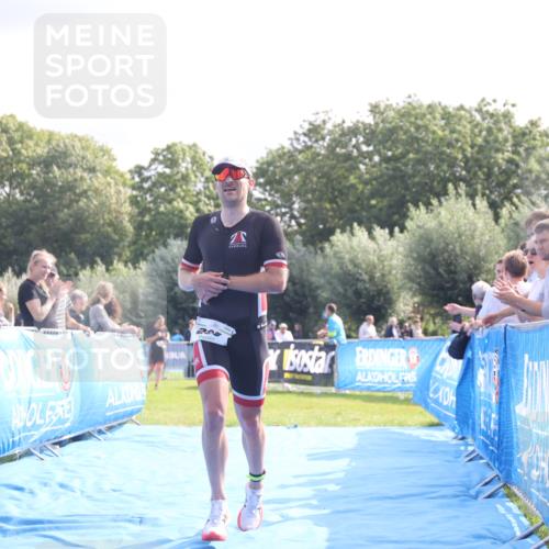 25.08.2024 - Elbe Triathlon Hamburg H.Heesch http://msf.ph/oto/6842621 25.08.2024 10:31:28 Ziel 80, 187, 239 meine-sportfotos.de
