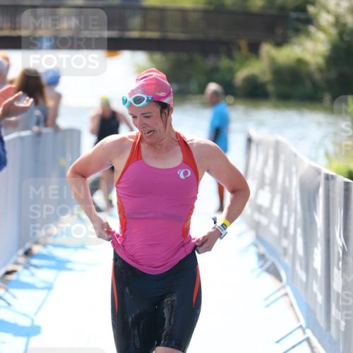 25.08.2024 - Elbe Triathlon Hamburg H.Heesch http://msf.ph/oto/6842637 25.08.2024 14:37:34 Schwimmen  meine-sportfotos.de