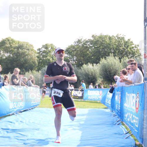 25.08.2024 - Elbe Triathlon Hamburg H.Heesch http://msf.ph/oto/6842651 25.08.2024 10:31:28 Ziel 80, 187, 239 meine-sportfotos.de