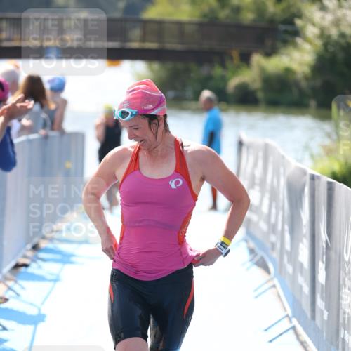 25.08.2024 - Elbe Triathlon Hamburg H.Heesch http://msf.ph/oto/6842653 25.08.2024 14:37:34 Schwimmen  meine-sportfotos.de